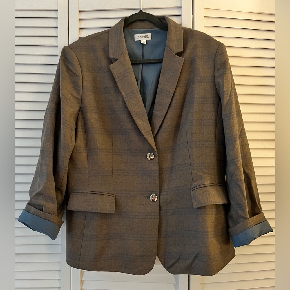 Brown plaid Tahari blazer - 18